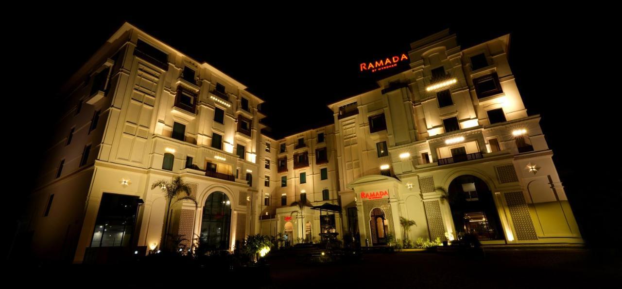 Ramada By Wyndham Lahore Gulberg II Hotel Exterior foto